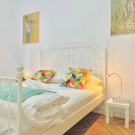 Joy Unirii 3 דירה